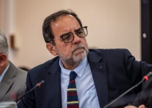 Mulet acusa “mal uso” de la Ley Zamudio tras recurso de conservador Luis Maldonado para evitar jubilación