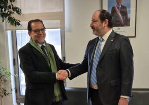 Mulet propone mantener aporte de grandes empleadores y usar parte de rebaja tributaria para financiar Sala Cuna Universal
